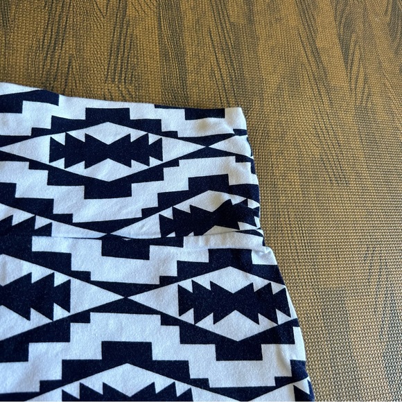 💥3/$17💥 Charlotte Russe | Navy Aztec High-Waisted Bodycon Mini Skirt | Size S - Picture 6 of 11